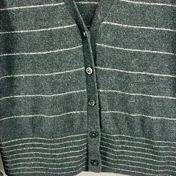 American Eagle Women’s Cardigan Sweater Size L Gray/Silver Stripe V-Neck Button - Picture 6 of 9